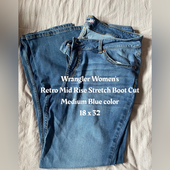 Wrangler Denim - Wrangler Women's Retro Mae Plus Size Mid Rise Stretch Boot Cut Jean size 18x32